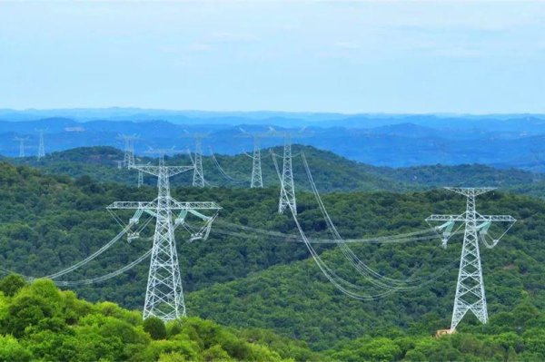 赛岳恒配资 国家电网上半年新增新能源并网超2亿千瓦